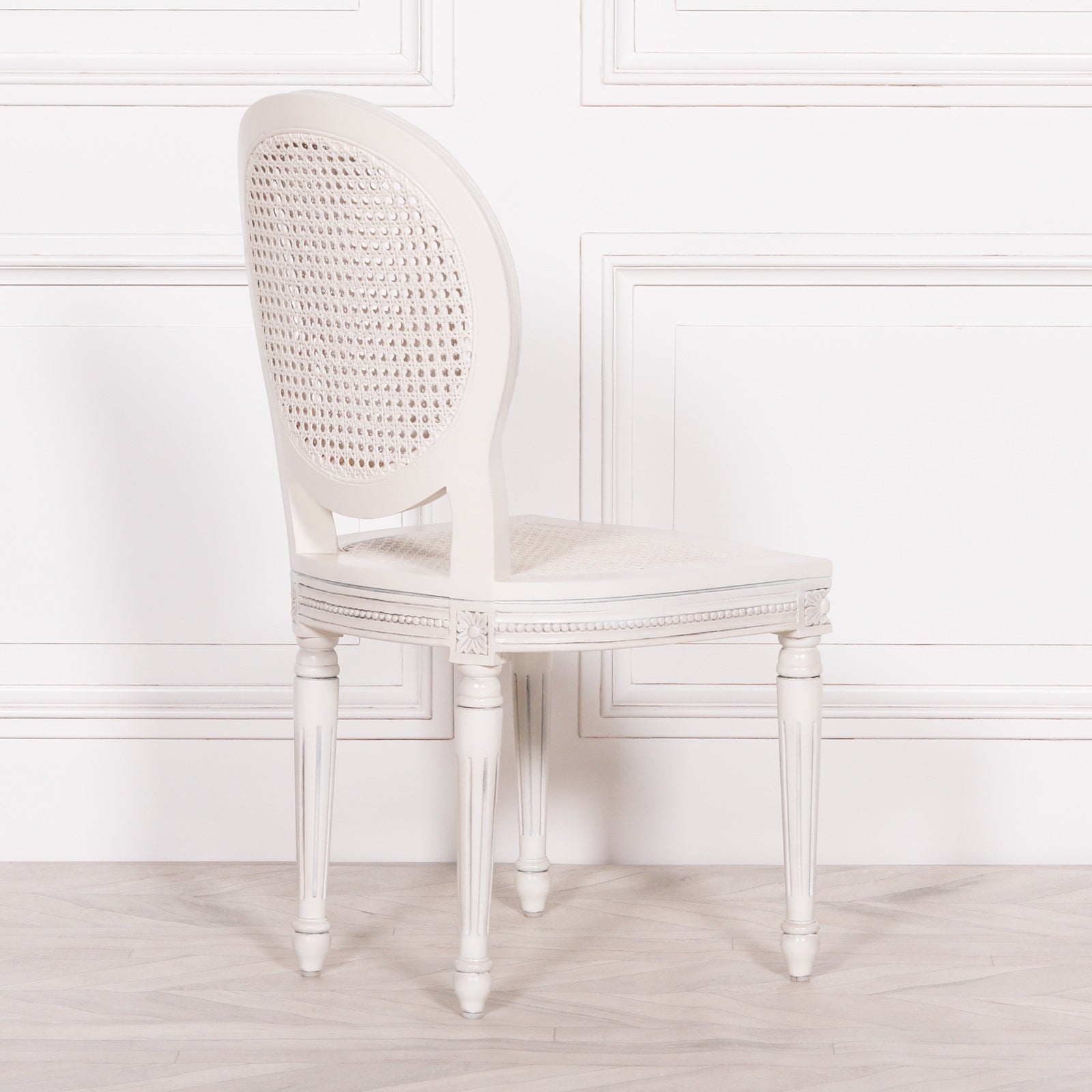 White weave dining deals chair